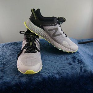 New Balance  Fresh Foam Arishi Trail Women's 9